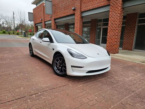 Used 2022 Tesla Model 3 Long Range image 1