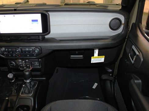 New 2026 Jeep Gladiator Sport image 26