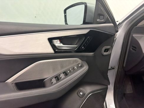Used 2023 Acura MDX SH-AWD image 12