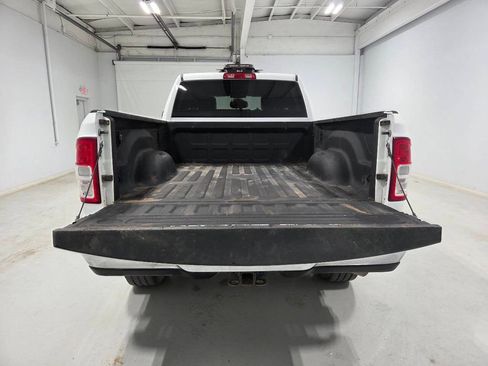 Used 2022 RAM 2500 Tradesman w/ Chrome Appearance Group AWD/4WD image 8