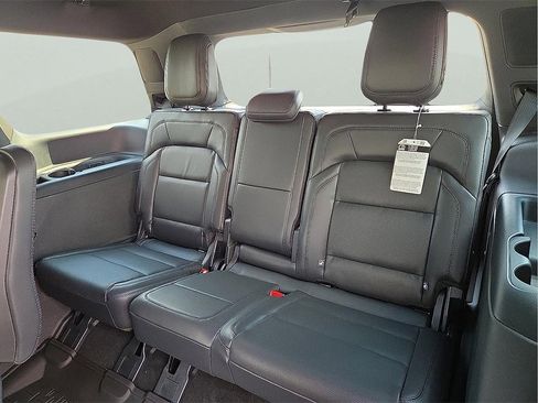 New 2025 Lincoln Navigator Reserve w/ Jet Appearance Package image 10