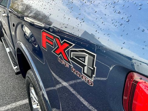 Used 2018 Ford F150 Lariat w/ Equipment Group 502A Luxury image 8