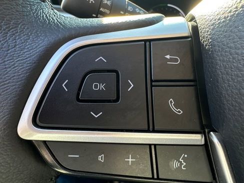 Used 2025 Toyota Sienna XLE image 22