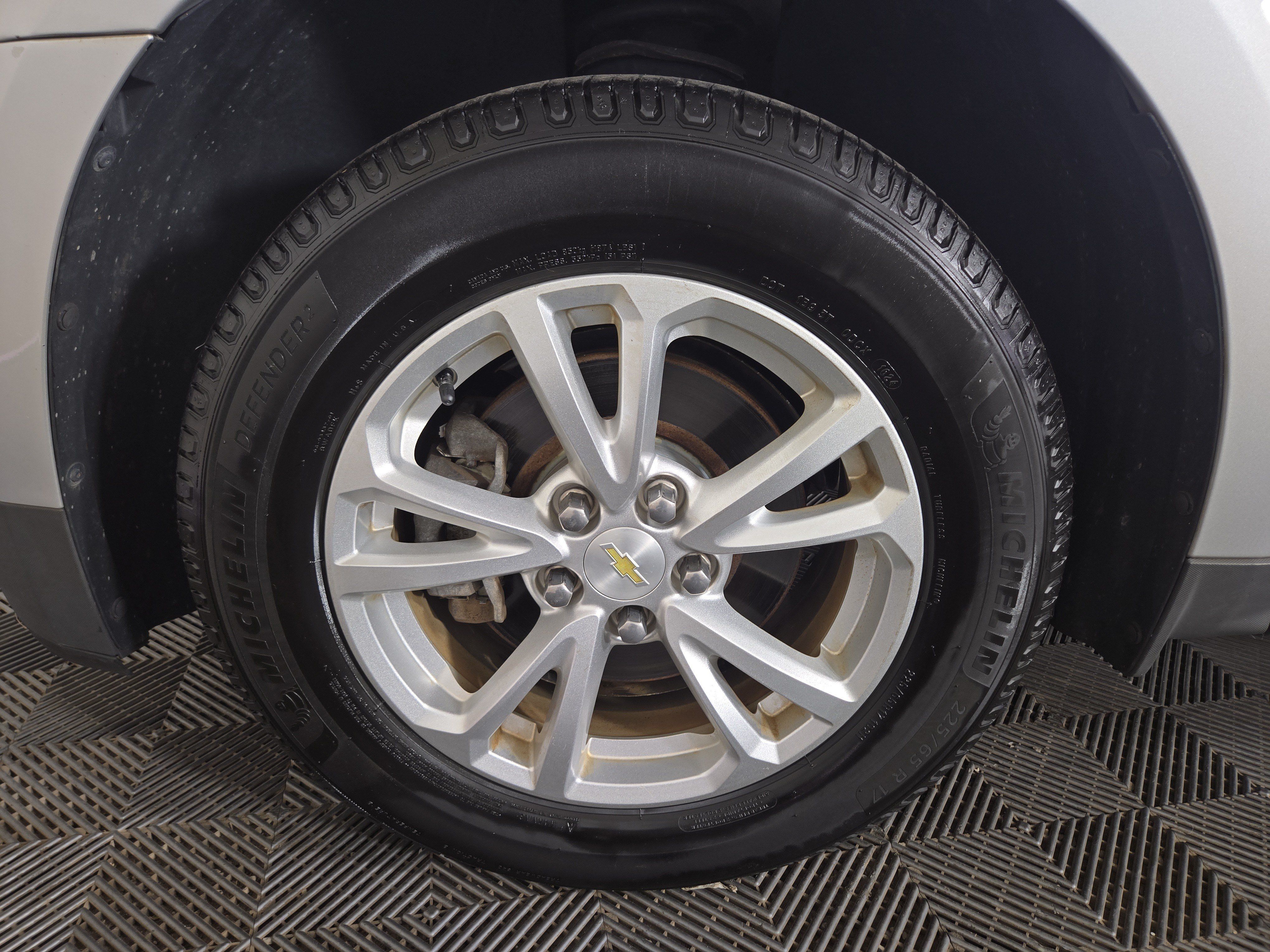 Certified 2017 Chevrolet Equinox LT FWD image 30