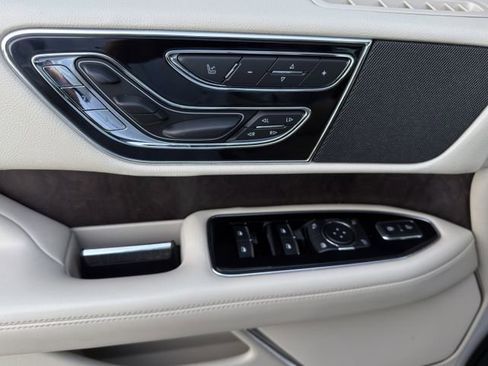 Used 2018 Lincoln Navigator Reserve w/ Technology Package image 23