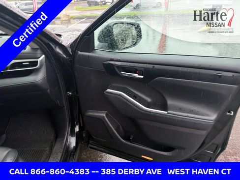 Used 2024 Toyota Highlander XLE AWD/4WD image 28