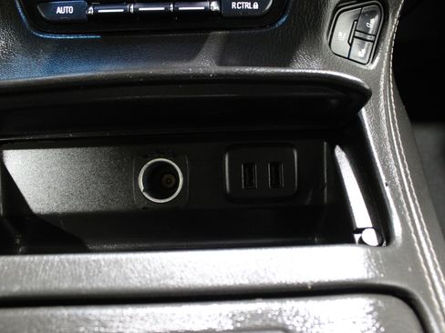 Used 2020 Chevrolet Suburban Premier image 24