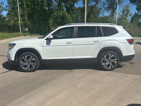 Used 2023 Volkswagen Atlas SEL AWD/4WD image 2