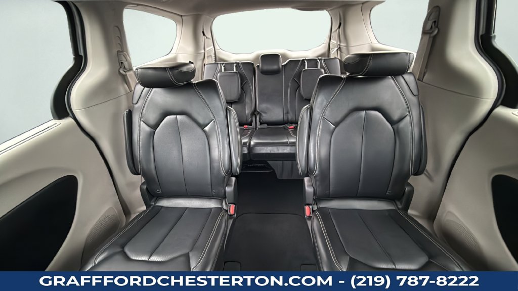 Used 2024 Chrysler Pacifica Touring-L FWD image 25