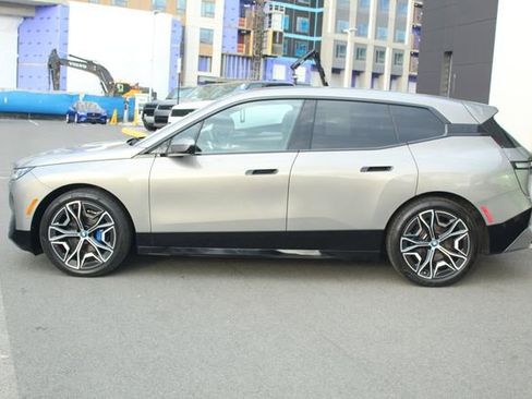 Used 2024 BMW iX xDrive50 w/ Premium Package image 6