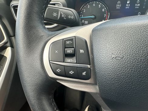 Used 2024 Ford Explorer XLT w/ Equipment Group 202A AWD/4WD image 23