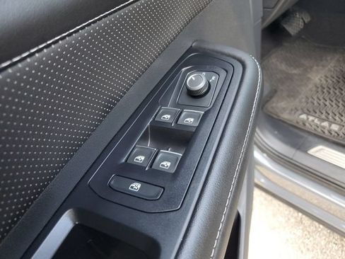 Used 2024 Volkswagen Atlas Cross Sport SE AWD/4WD image 18