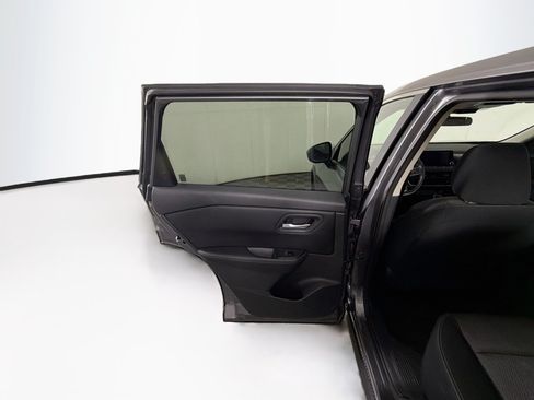 Used 2025 Nissan Rogue SV FWD image 25