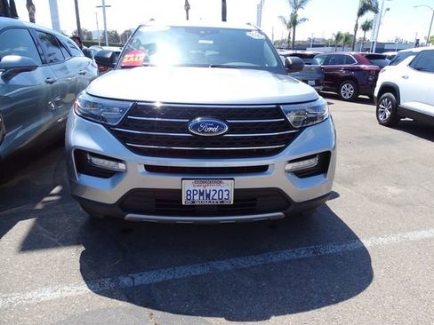 Used 2020 Ford Explorer XLT w/ Equipment Group 202A RWD image 5