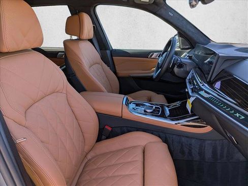 Certified 2026 BMW X7 xDrive40i w/ M Sport Package image 22