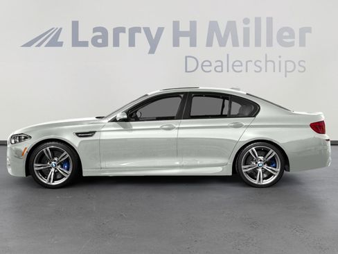 Used 2016 BMW M5 RWD image 3