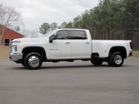Used 2022 Chevrolet Silverado 3500 LTZ w/ LTZ Convenience Package image 3