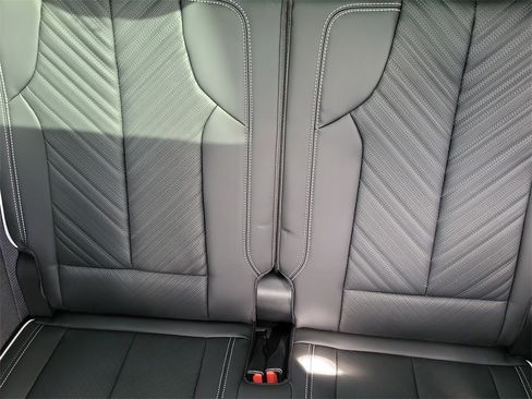 New 2026 Cadillac Vistiq Platinum image 23