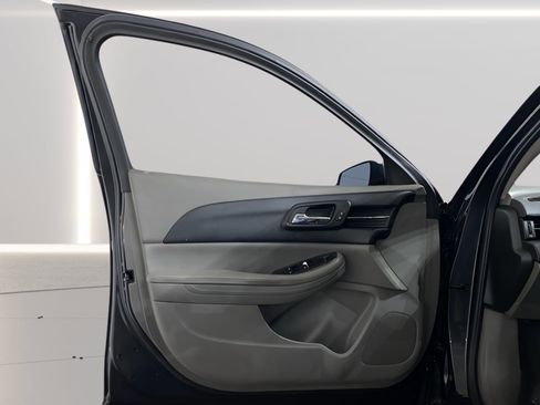 Used 2015 Chevrolet Malibu LT image 9