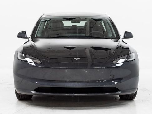 Used 2025 Tesla Model 3 Long Range RWD image 3