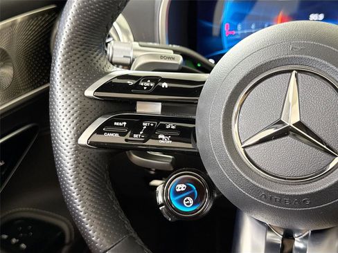 Used 2022 Mercedes-Benz SL 63 AMG 4MATIC image 23