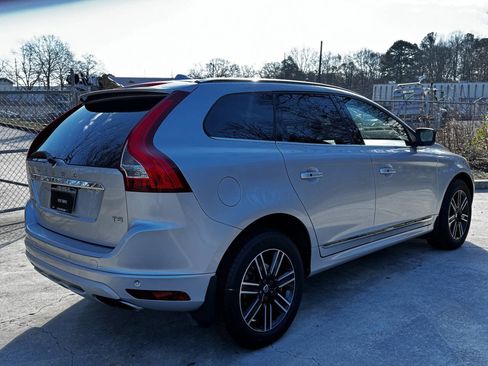 Used 2017 Volvo XC60 T5 Dynamic w/ Preferred Option Package image 10