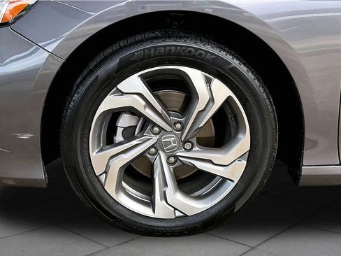Used 2019 Honda Accord EX image 10