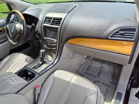 Used 2011 Lincoln MKX 2WD w/ 102A Rapid Spec Order Code image 15
