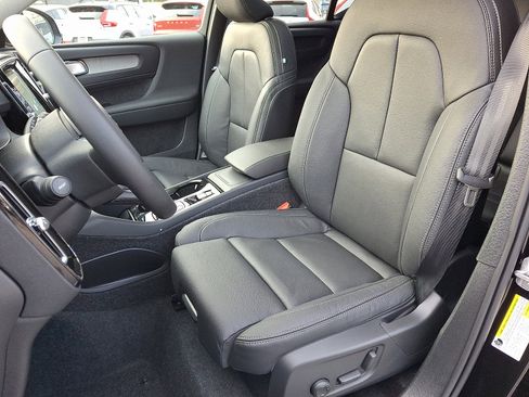 New 2026 Volvo XC40 B5 Plus w/ Protection Package Premier image 9