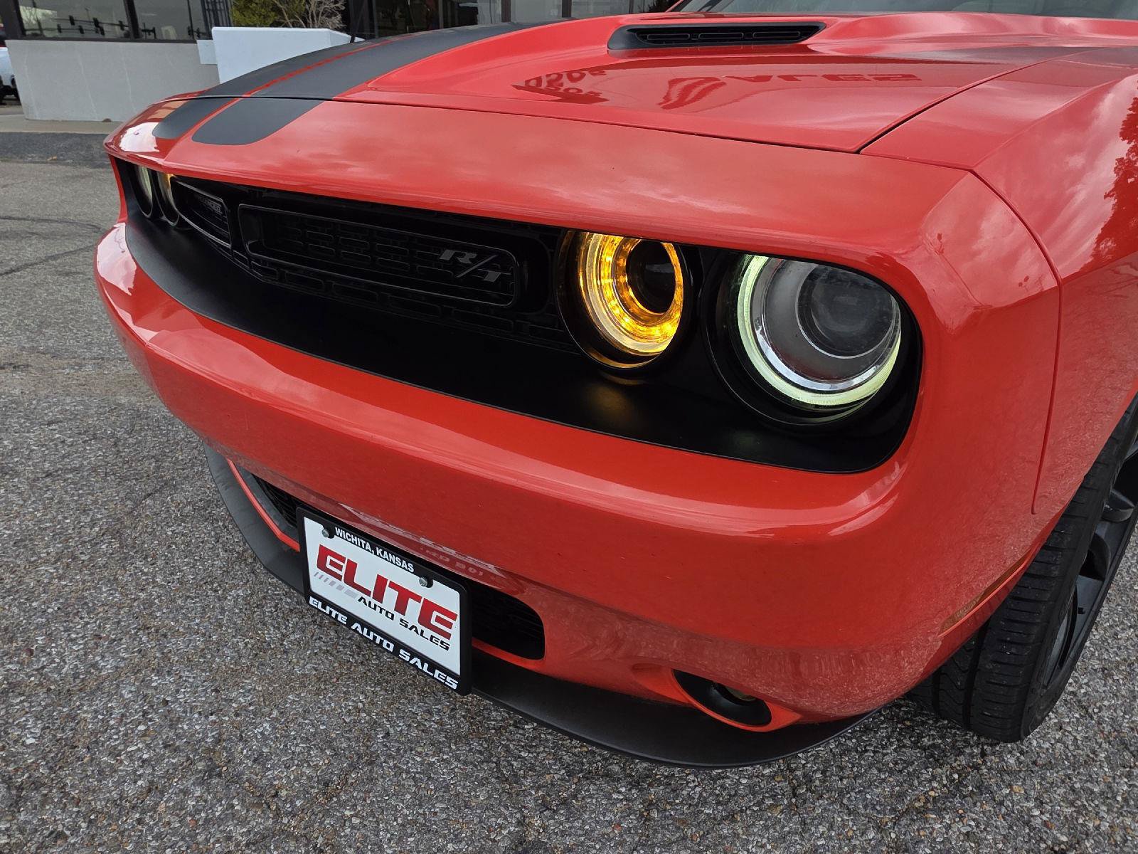 Used 2017 Dodge Challenger R/T w/ Driver Convenience Group RWD image 31