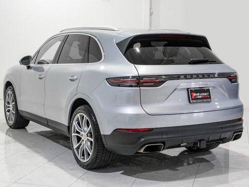 Used 2023 Porsche Cayenne image 10