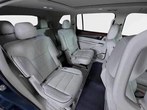New 2026 Buick Enclave Avenir w/ Super Cruise Package FWD image 30