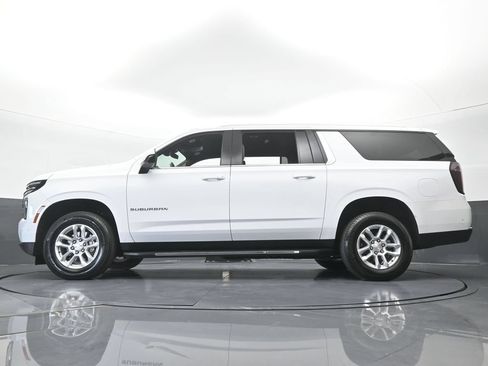 Used 2025 Chevrolet Suburban LT RWD image 64