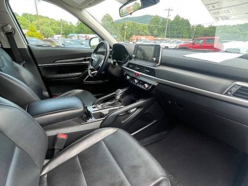 Used 2021 Kia Telluride LX AWD/4WD image 14