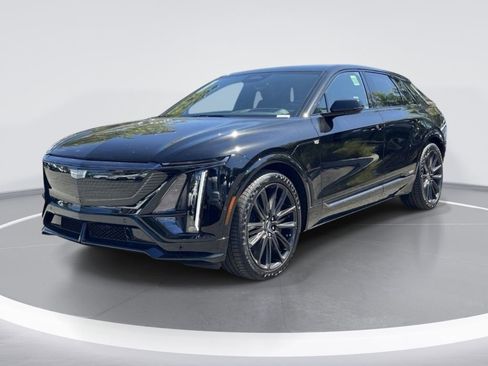 New 2026 Cadillac Lyriq V AWD/4WD image 8