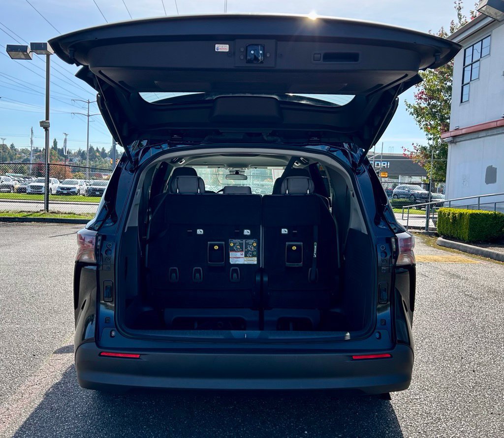 Certified 2024 Toyota Sienna LE AWD/4WD image 28