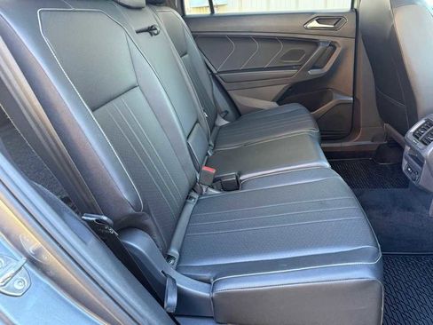 Used 2023 Volkswagen Tiguan SE R-Line image 8