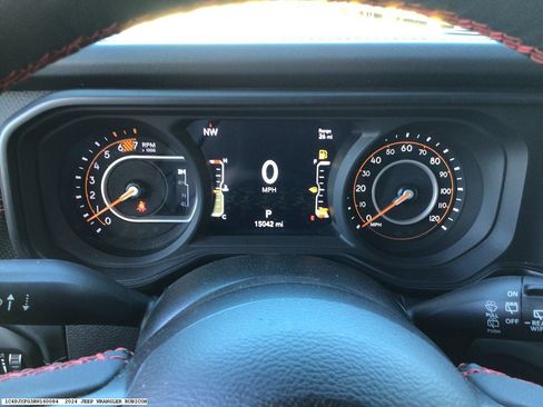 Used 2024 Jeep Wrangler Unlimited Rubicon w/ Technology Group AWD/4WD image 13