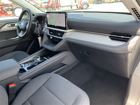 New 2025 Ford Explorer Active image 13