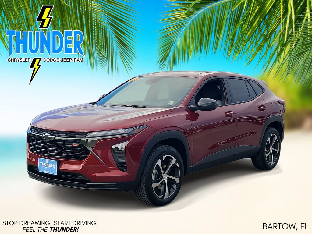 Used 2025 Chevrolet Trax RS w/ Sunroof Package FWD image 2