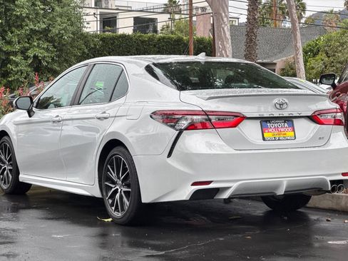 Used 2023 Toyota Camry SE image 6
