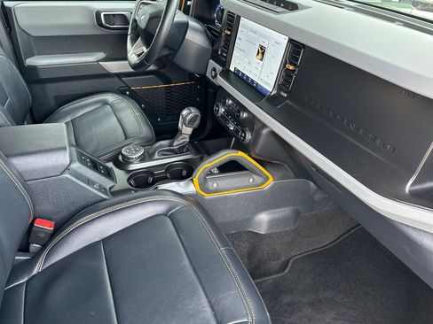 Used 2023 Ford Bronco Badlands image 18