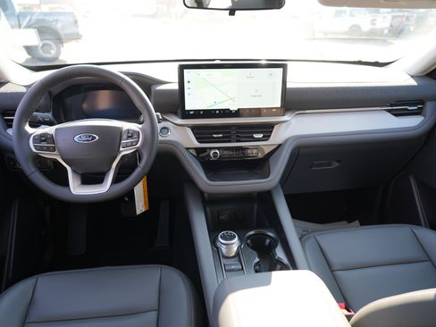 New 2026 Ford Explorer Active w/ Active Comfort Package image 24