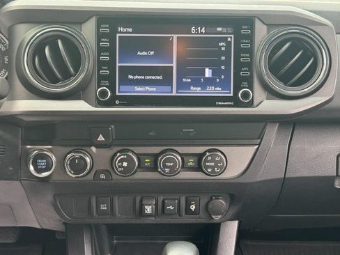 Used 2020 Toyota Tacoma TRD Off-Road AWD/4WD image 17