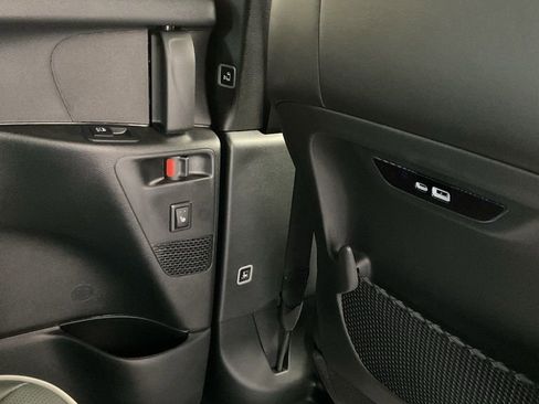 New 2025 Chrysler Pacifica Limited image 22