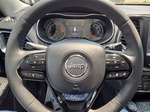 Used 2023 Jeep Cherokee Altitude Lux AWD/4WD image 29