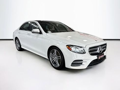 Used 2017 Mercedes-Benz E 300 4MATIC image 3