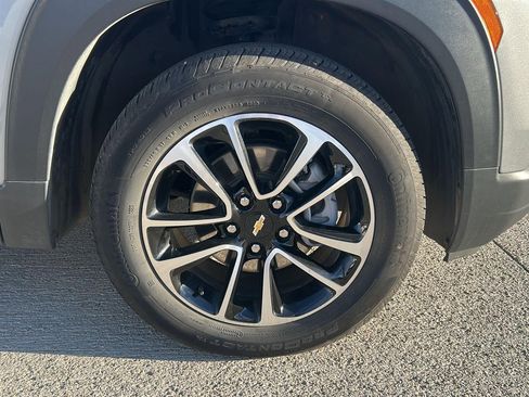 Used 2025 Chevrolet TrailBlazer LT image 5