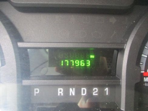 Used 2011 Ford E-150 and Econoline 150 w/ Commercial Cargo Van Pkg image 11