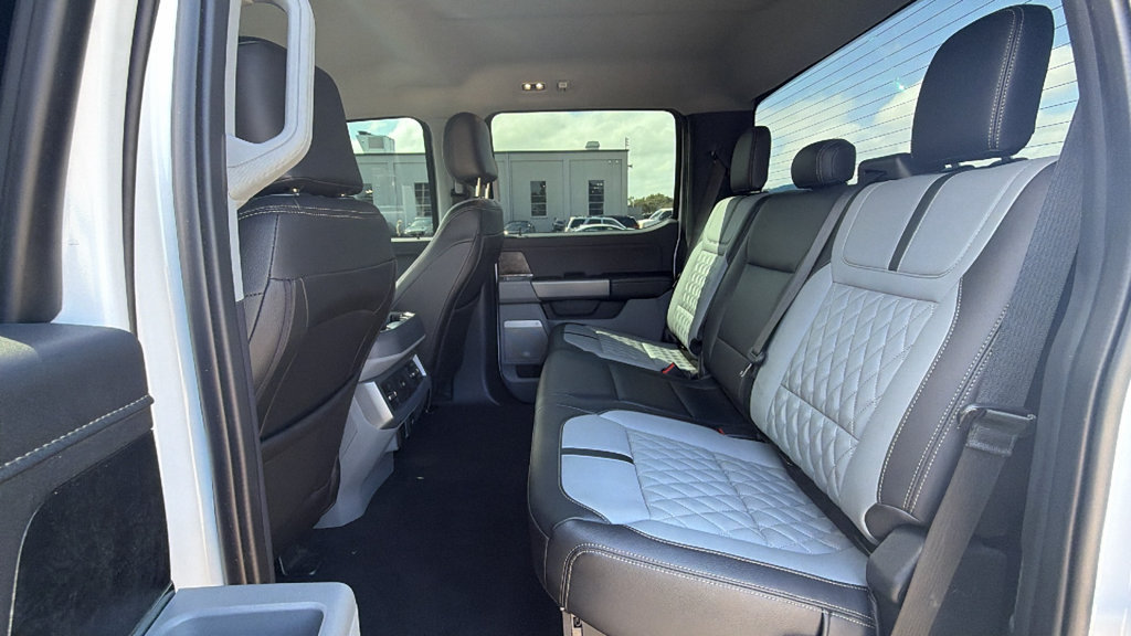 Used 2023 Ford F250 XLT w/ Black Appearance Package AWD/4WD image 24